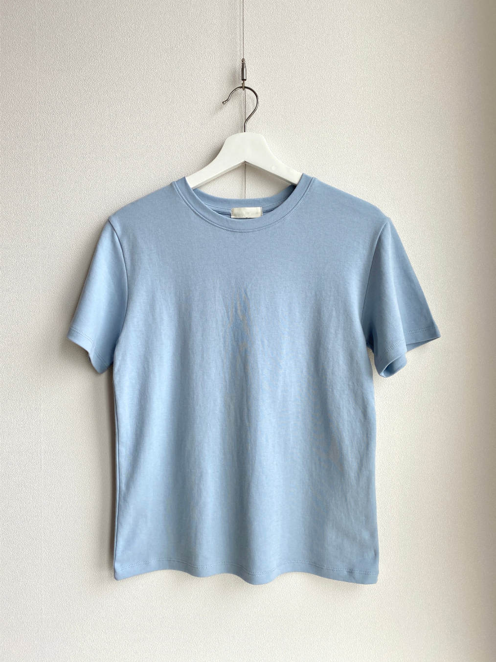 반팔 티셔츠 라벤더 색상 이미지-S7L3